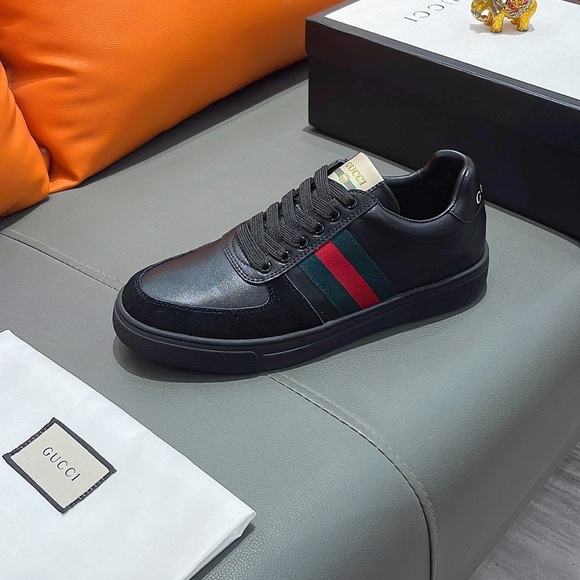 Gucci women's black casual shoes - Picture 2 of 5